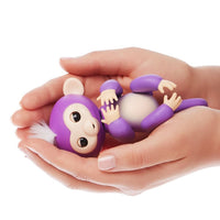 Fingerlings Mono interactivo - Mía (Púrpura con el pelo blanco)